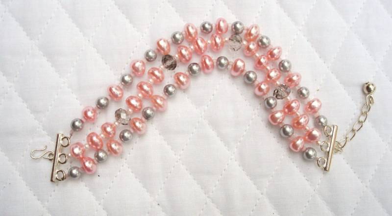 3 Stränge Perlen Und Kristallen Armband von KaraMazaniDesign