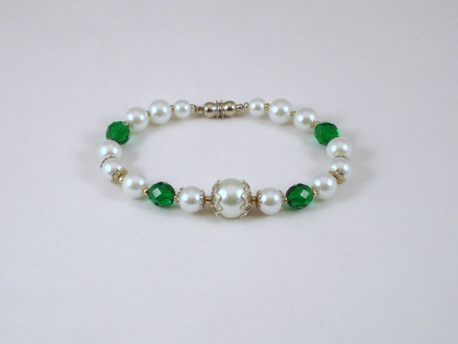 Armband Perlen Und Kristallen Armband Perlen Und Kristallen von KaraMazaniDesign