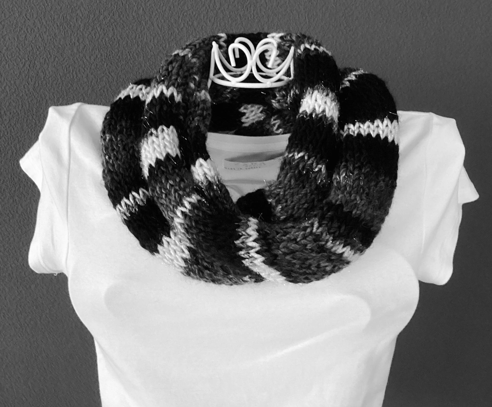 Loopschal Strickschal Damen Herren Handgestrickt Aus Lang Yarns Wolle Mit Polyacryl + Polyester Loop Schlauchschal Kuschelschal Kuschelloop Loopschal Strickschal Damen Herren Handgestrickt Aus Lang Yarns Wolle Mit Polyacryl + Polyester Loop Schlauchschal Kuschelschal Kuschelloop von KaraModeDesign