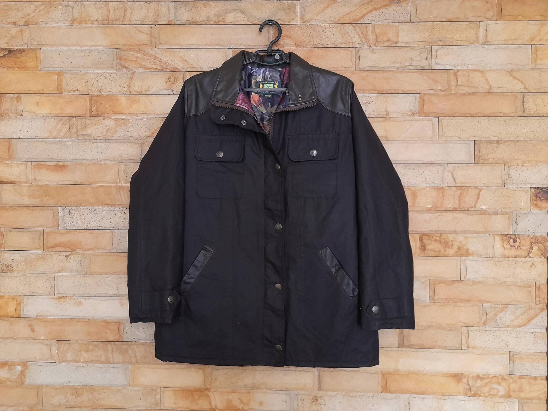 Vintage Made in England Wachsjacke, Große Damengröße, Black Cherrys Raincoat Outdoorjacke, Windbreaker Oil-Waxed Jacke Vintage Made in England Wachsjacke, Große Damengröße, Black Cherrys Raincoat Outdoorjacke, Windbreaker Oil-Waxed Jacke von KaramelkaTreasures