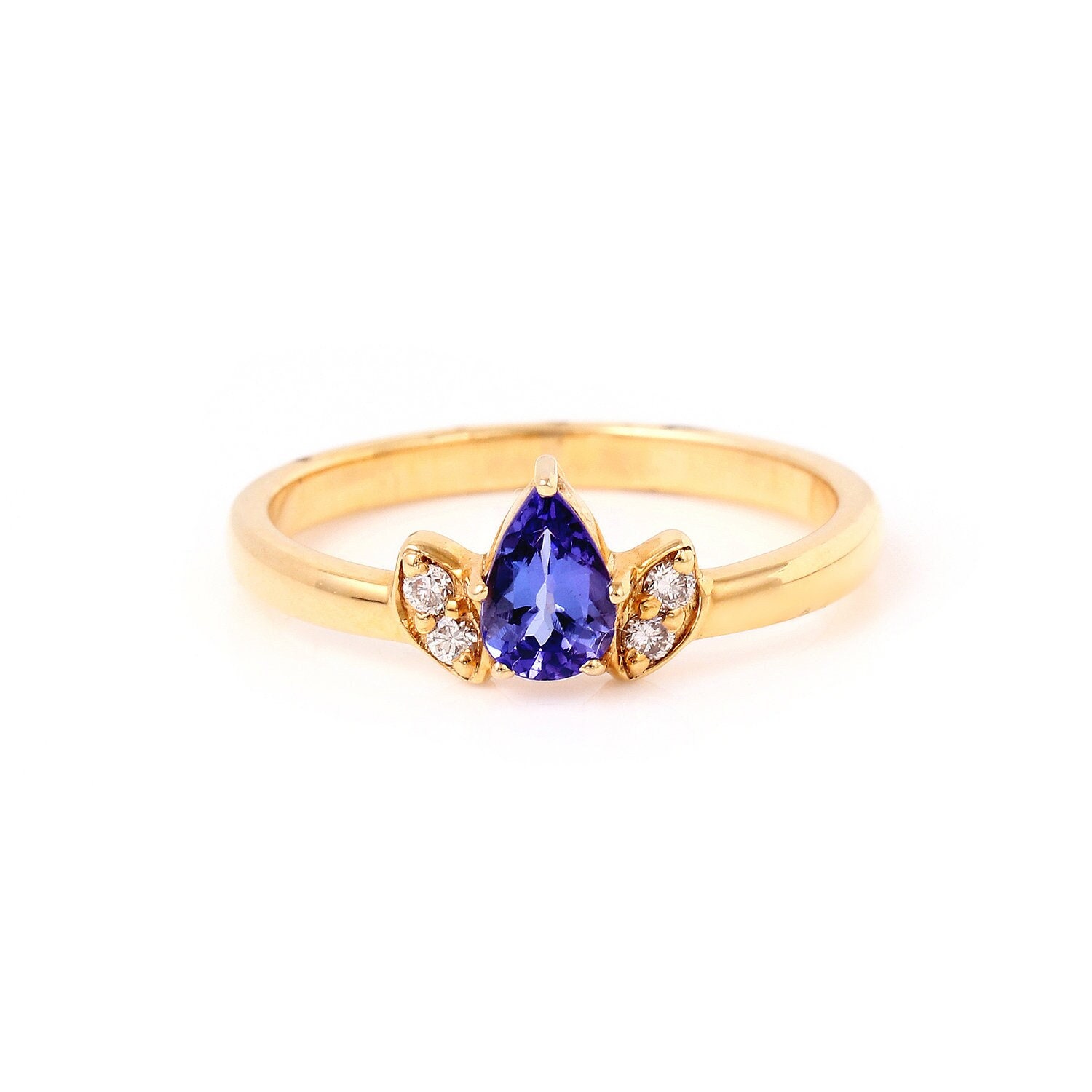 Zierlicher 14K Gold Natürlicher Tansanit Ring, Alltäglicher Edelstein Ring Für Sie, Handgemachter Schmuck Frauen, Dezember Birthstone Statement von KaranaJewels