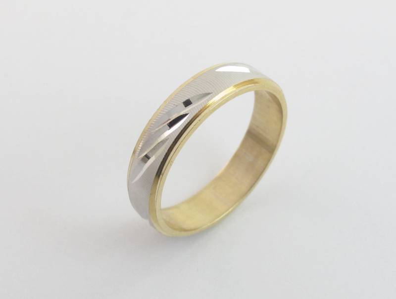 14K Gelb - Und Weißgold Ehering Unisex Diamantschliffring von Karatcaratjewelry