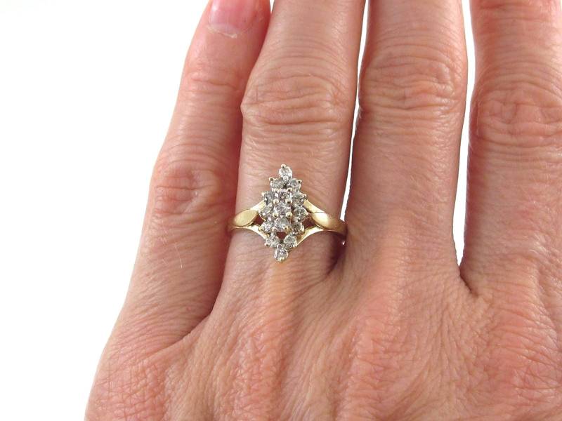14K Gelbgold Diamant Cluster Ring - 0.75 Karat von Karatcaratjewelry
