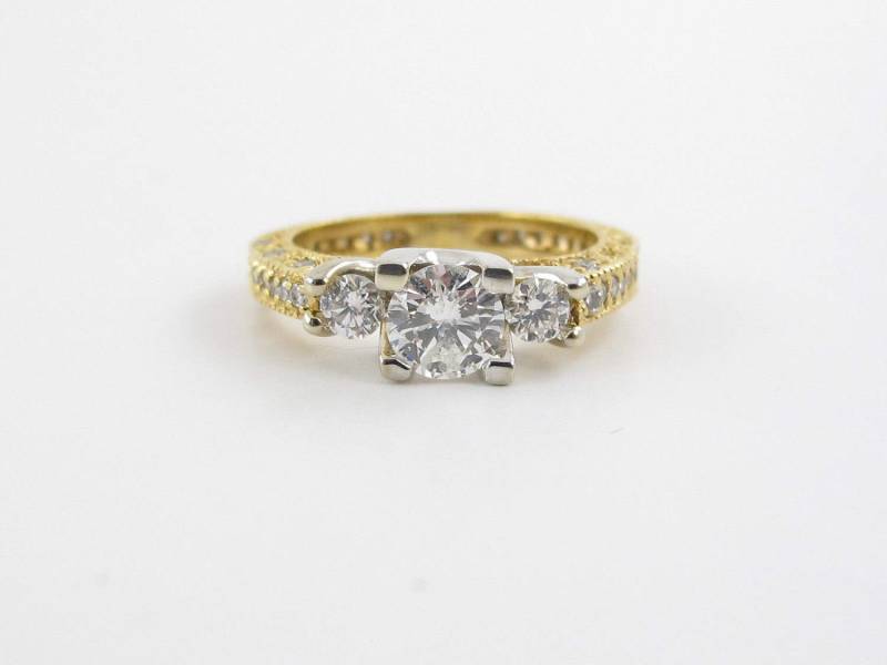 Diamant Verlobungsring 14K Gelb Und Weiß Gold Solitär Mit Akzent 1.30 Karat von Karatcaratjewelry