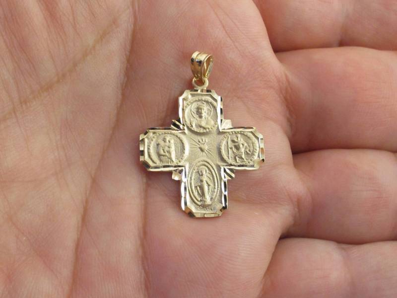 Echtes 14K Solid Gelbgold Vier-Wege-Kreuz-Heiligen-Kreuzanhänger von Karatcaratjewelry
