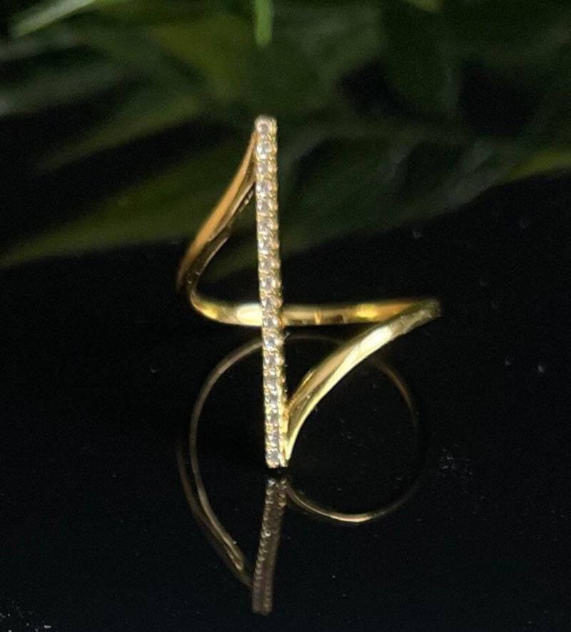 Stilvoller Ring in Vergoldetem Sterling Silber/Diamantierte Fassung -/ Geschenke Für Sie von KaratnCaratsJewelry