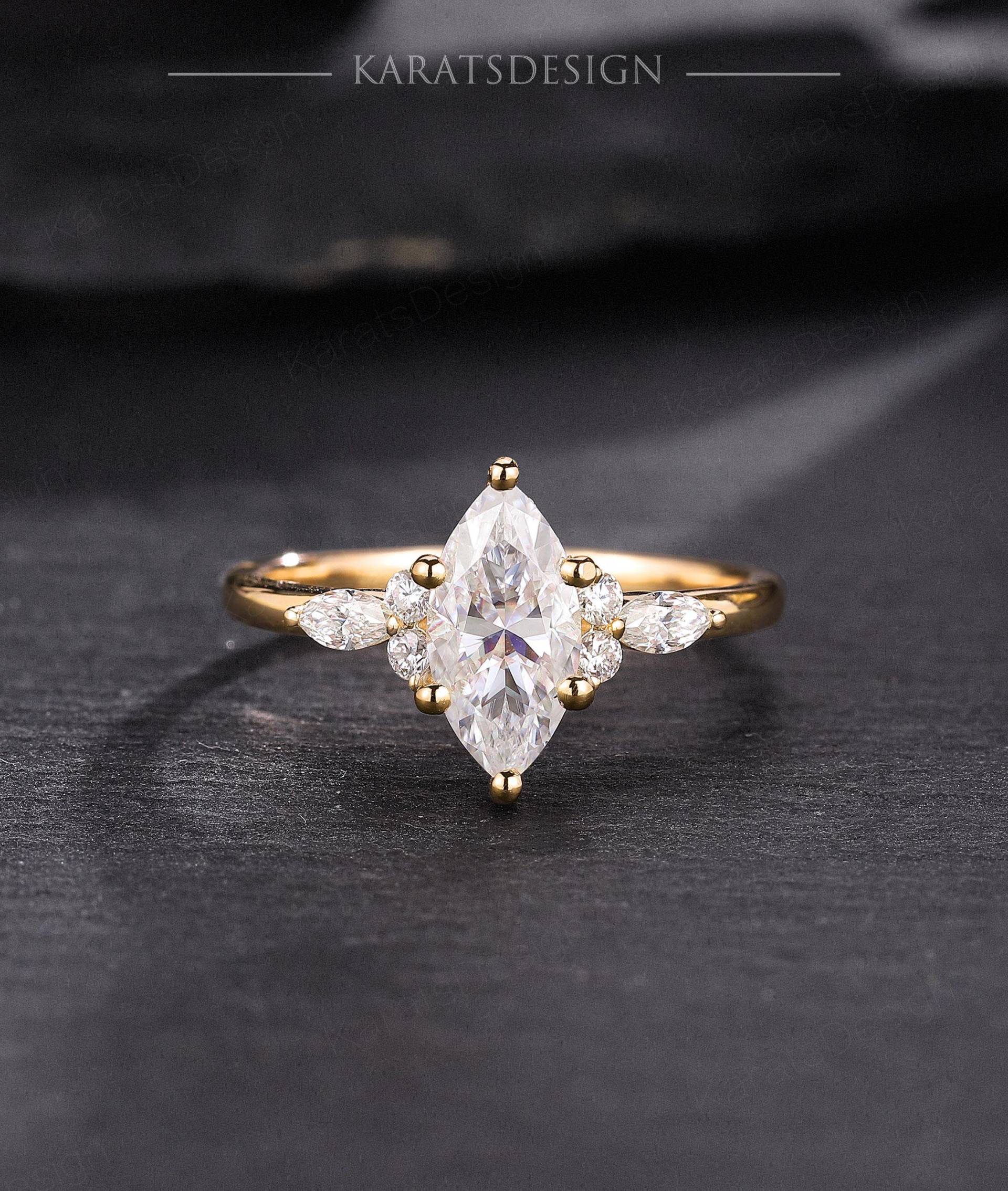 Vintage Marquise Cut Moissanite Verlobungsring Frauen Diamant Ehering Mit Seitenstein Zarter 14K Massivgold Versprechensring von KaratsDesign