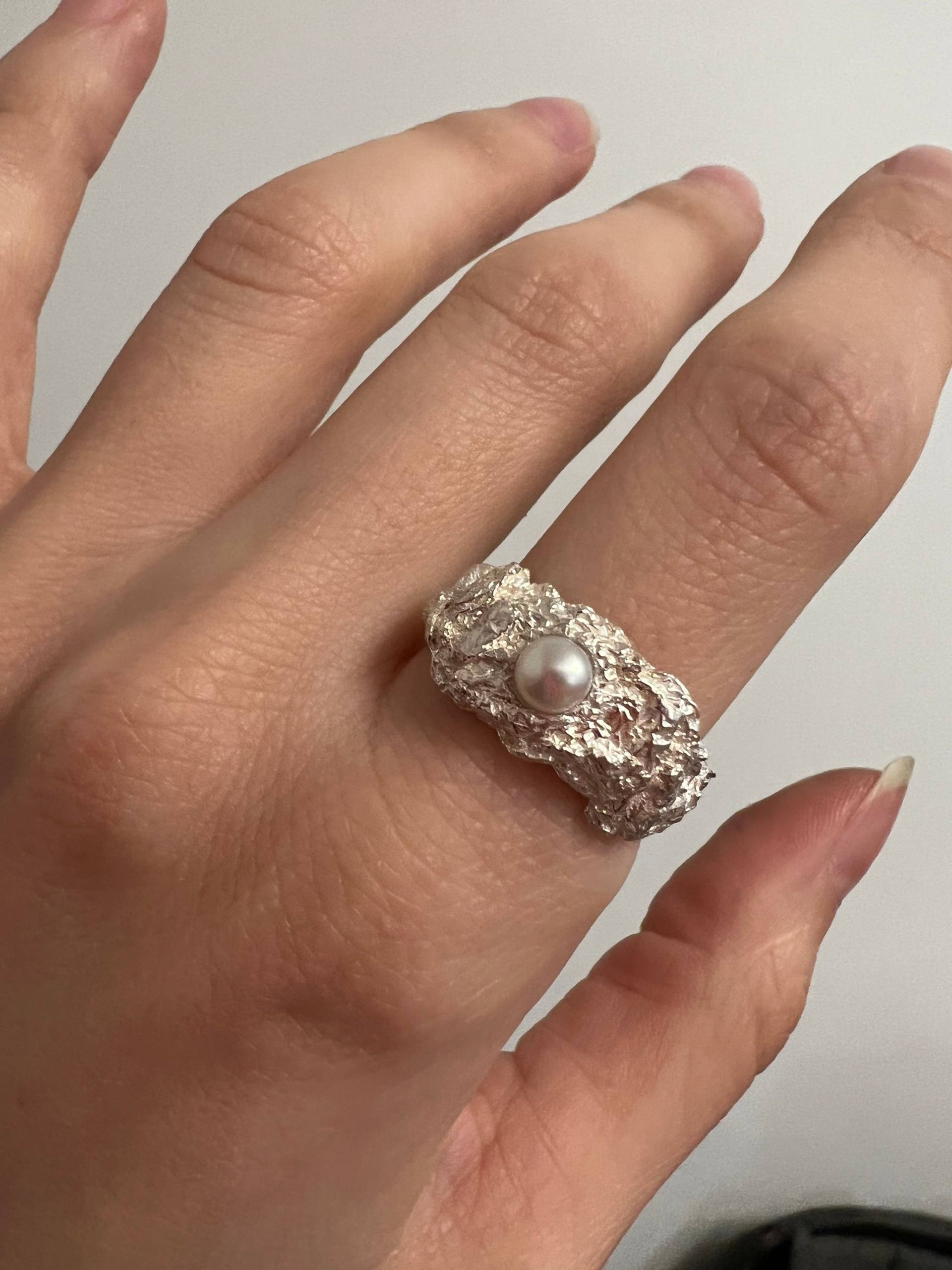 Leichter Silberring Mit Perle - Minimal Modern Schmuck von KaravaevaGlassArt