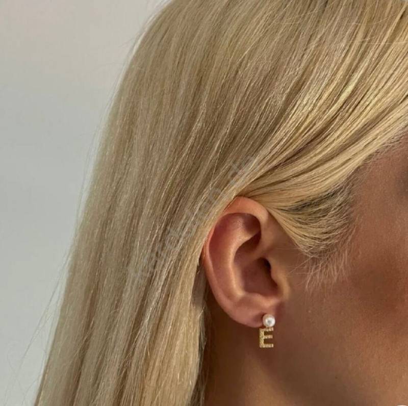 Perlen Ohrringe Buchstaben Ohrring Initial Ohrstecker 925 Silber von Kardelenjewellry