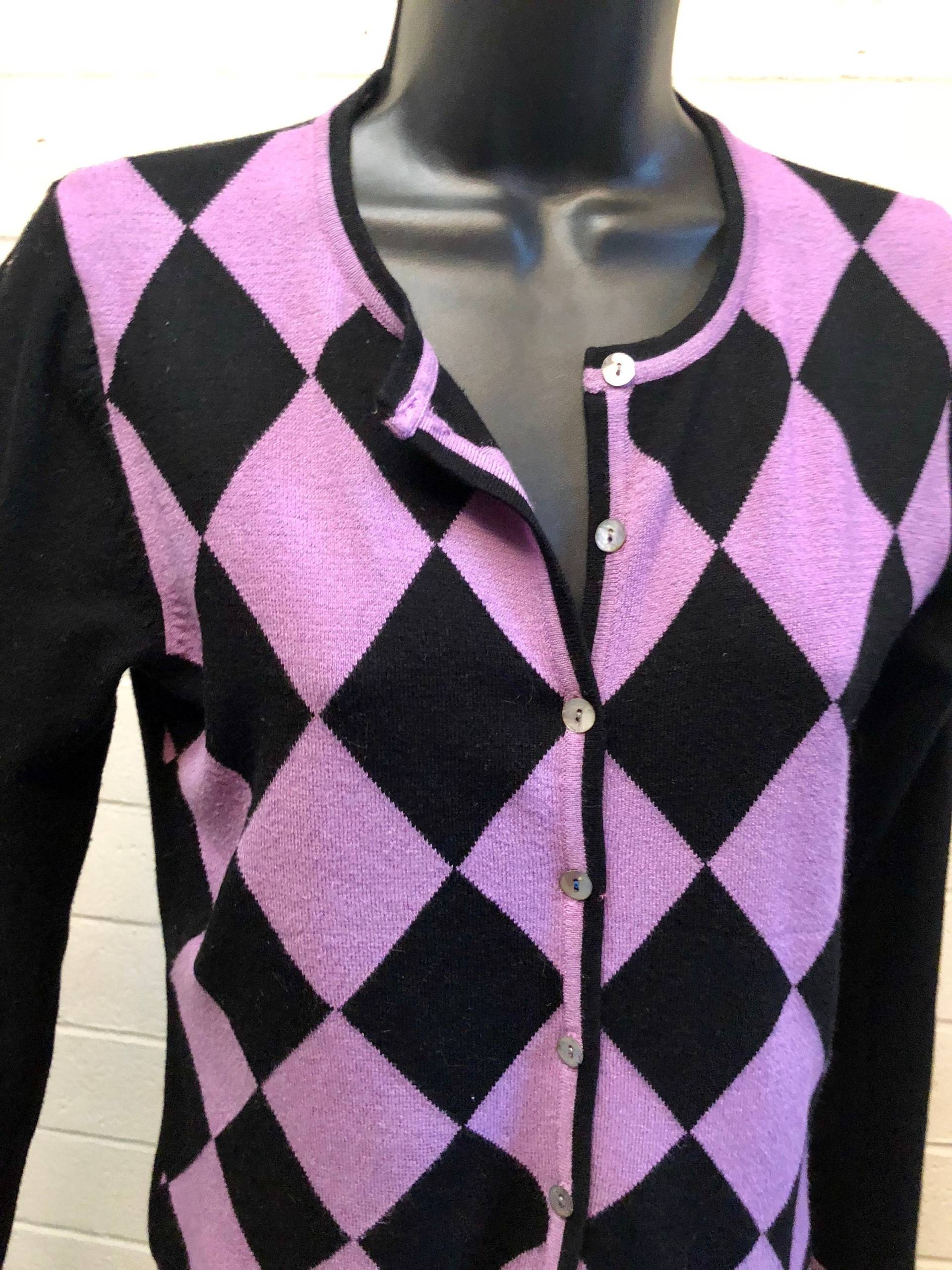 Argyle Cardigan Pullover Lila/Schwarzer Strick/Xsm Argyle Cardigan Pullover Lila/Schwarzer Strick/Xsm von KareenaSweetVintage