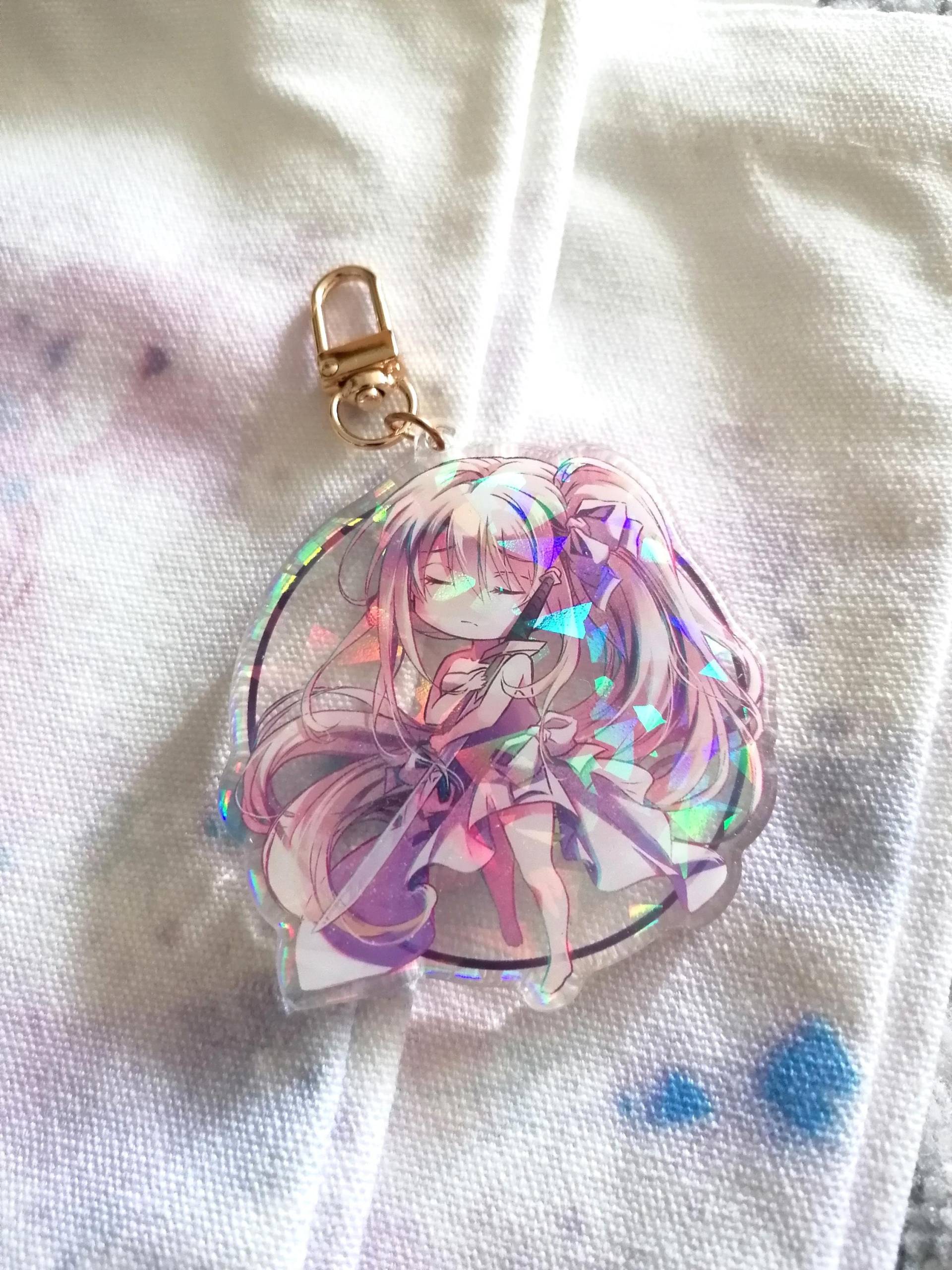 Manga Schlüsselanhänger „Destiny" | Acryl Anhänger Charm Hologramm Epoxy Beidseitig Bedruckt 7, 6 cm | 3 ″ von KareiKite