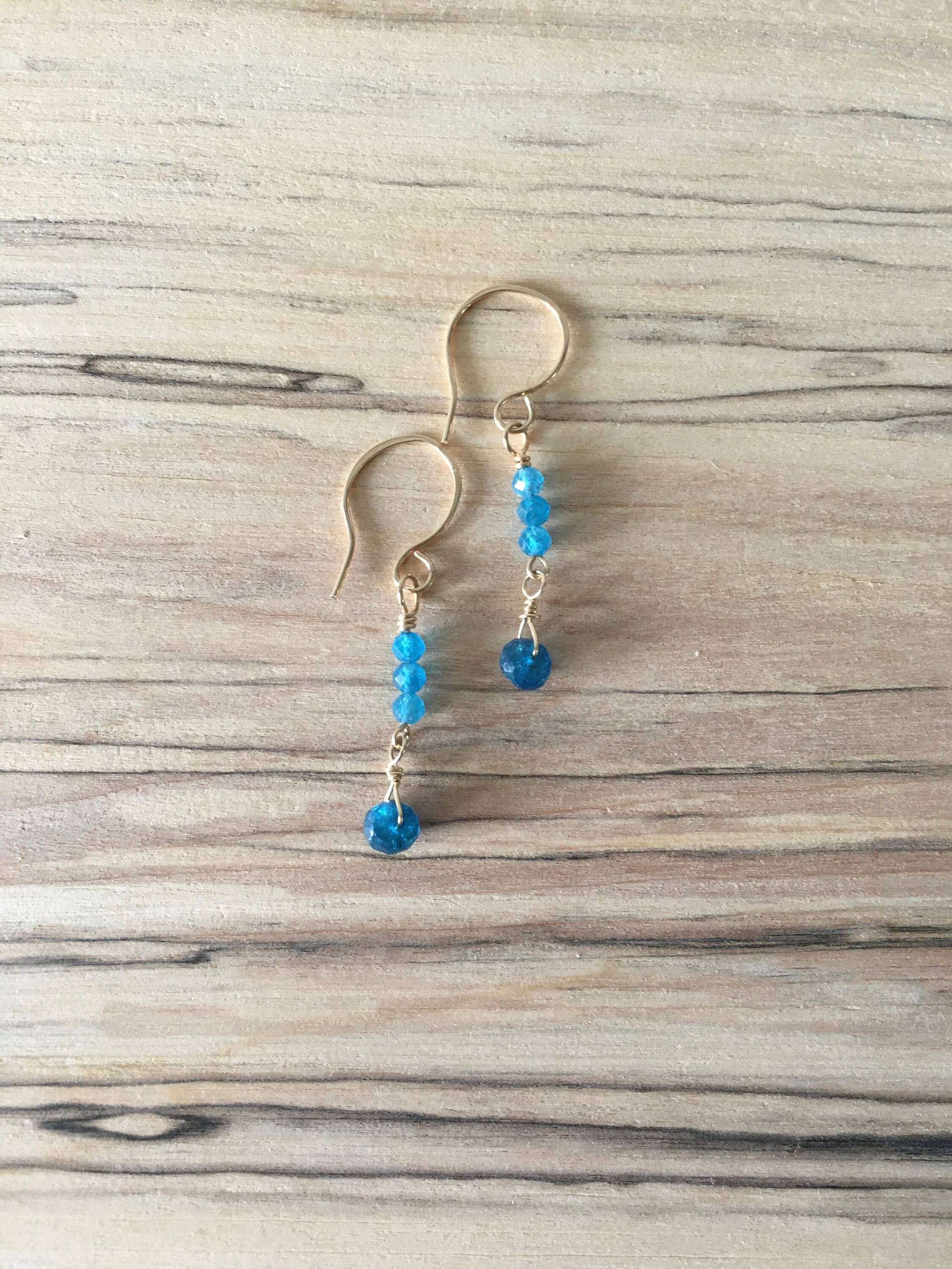 Neon Blau Apatit Ohrringe Neon Blau Apatit Ohrringe von KarenHybertsenDesign