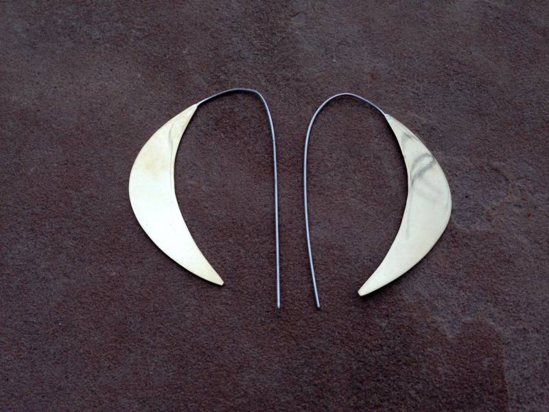 Große Halbmond-Ohrringe Aus Messing Große Halbmond-Ohrringe Aus Messing von KarenLutherJewelry