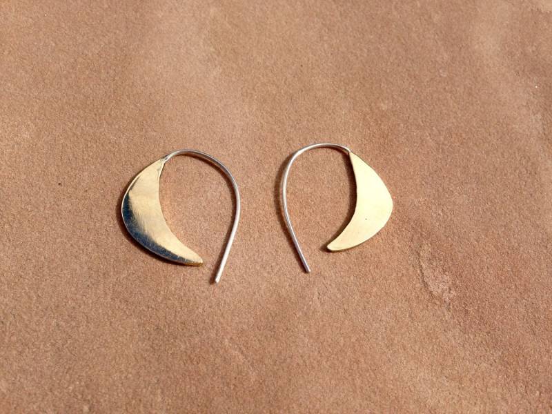 Kleine Mondsichel Ohrringe Kleine Mondsichel Ohrringe von KarenLutherJewelry