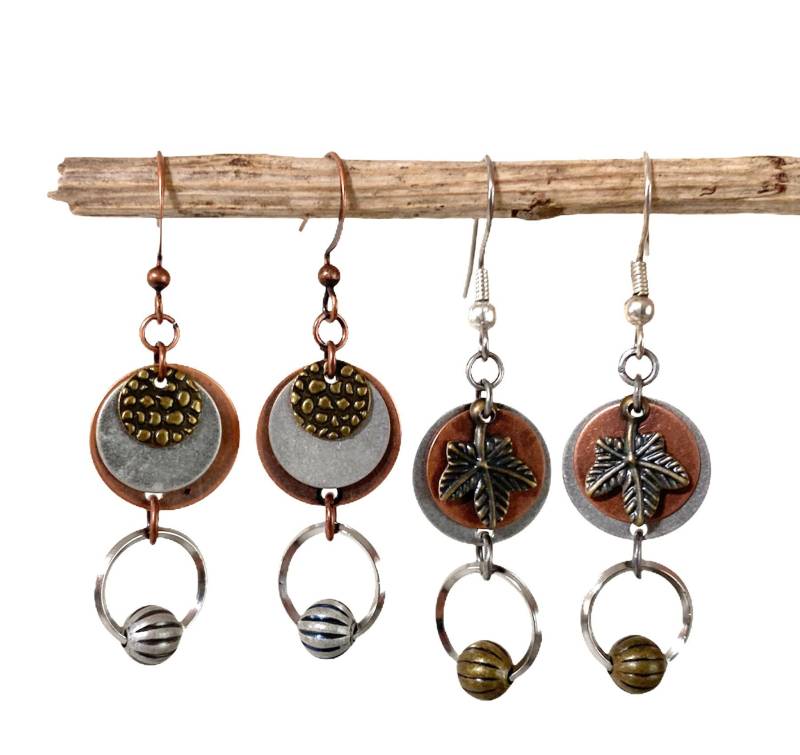 Mixed Metal Boho Style Baumelnde Kugel Ohrringe von Karenda