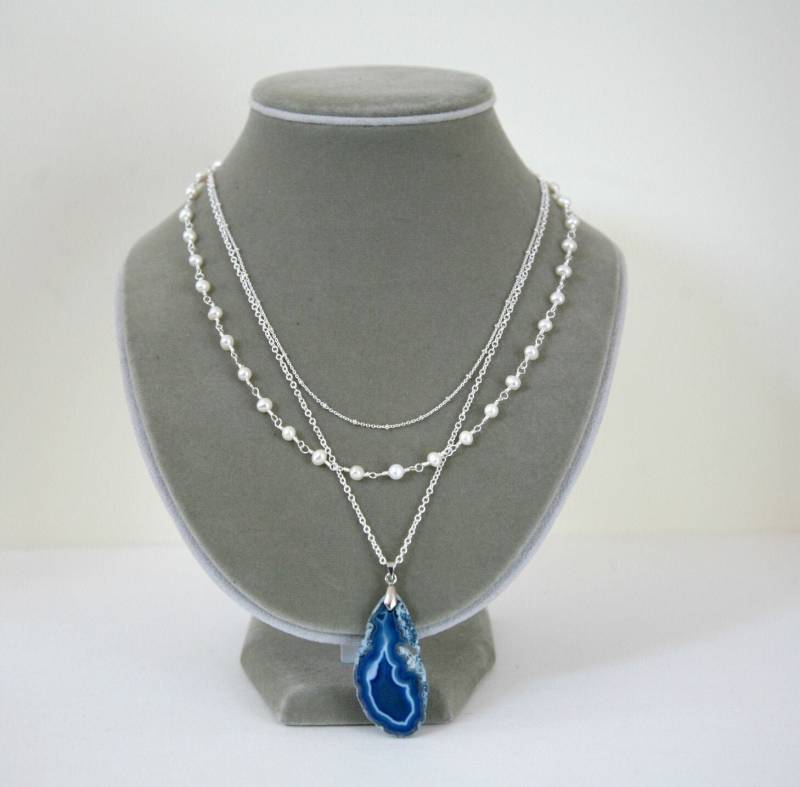 Ozean Blau Geode Slab Anhänger Süsswasser Perle, Versilberte Kette von Karenda