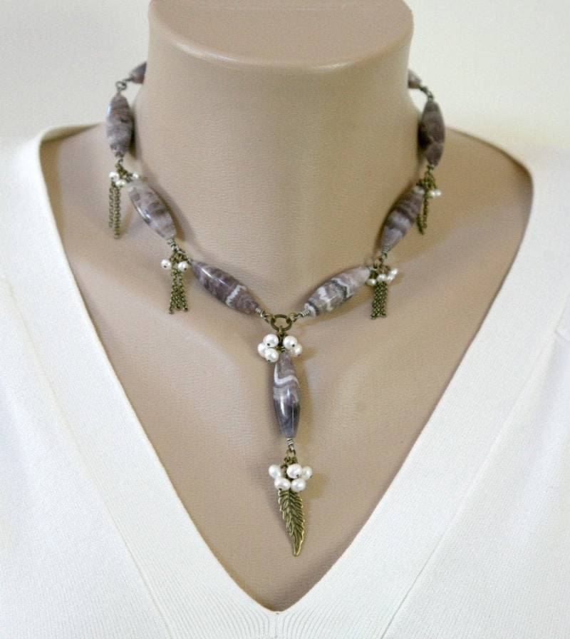 Vintage Inspirierte Lila Spitze Achat Und Perle Baumelnde Kette Halskette Kostenlose Passende Ohrringe von Karenda