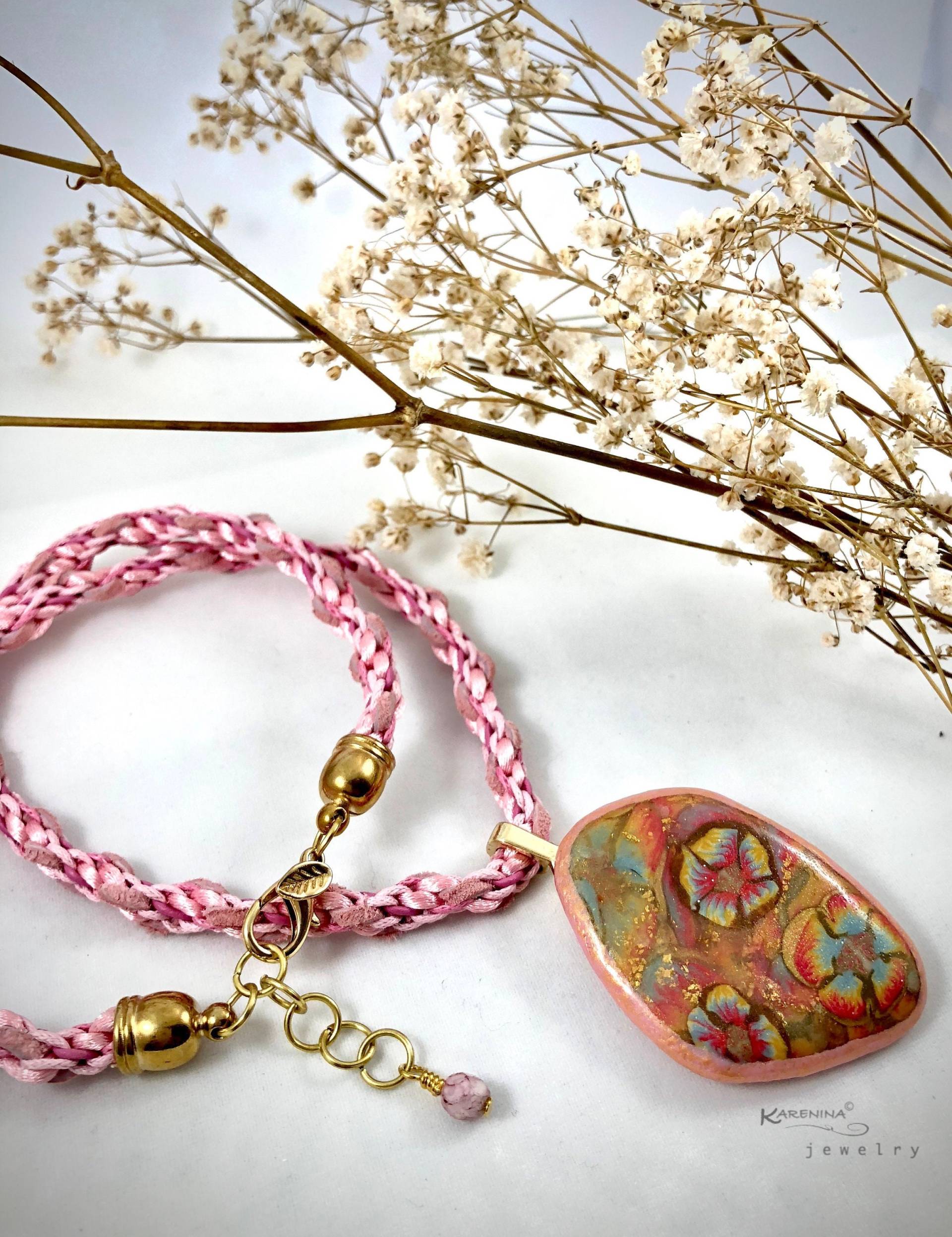 Floral Polymer Clay Anhänger Halskette Set Rosa Kumihimo Schmuck Floral Polymer Clay Anhänger Halskette Set Rosa Kumihimo Schmuck von KareninaJewelryArt