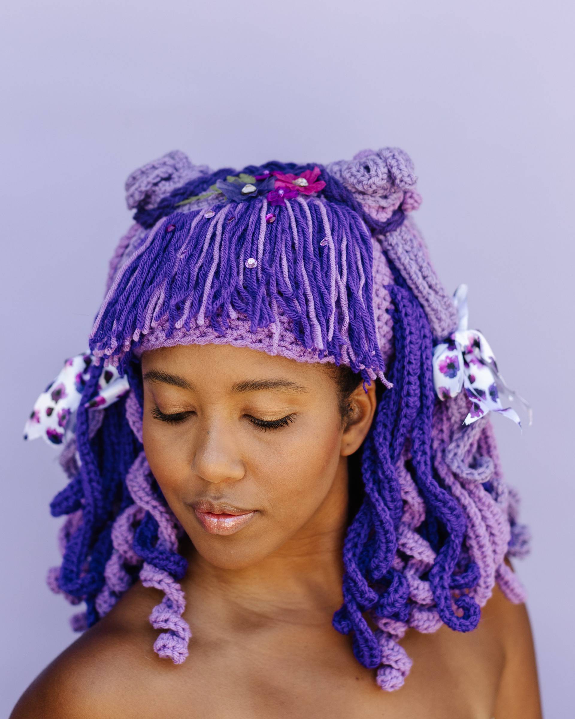 Gehäkelte Animae Curly Perücke, Perfekt Um Sich in Eine Amigurumi Puppe Oder Einen Charakter Zu Verwandeln. Sie Ist Ein Unikat Gehäkelte Animae Curly Perücke, Perfekt Um Sich in Eine Amigurumi Puppe Oder Einen Charakter Zu Verwandeln. Sie Ist Ein Unikat von KarensCrochetWigs