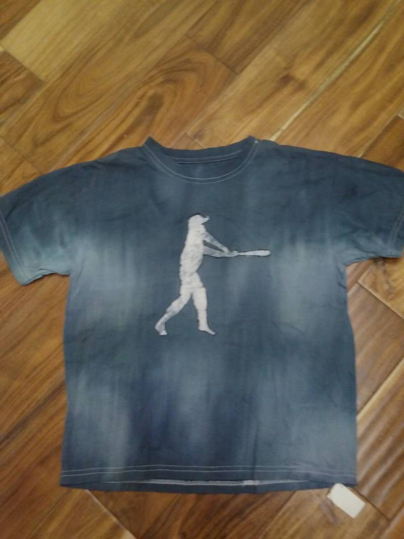 Navy Blue Tie-Dye T-Shirt Silhoutte Baseball Held - Boy Es Large, Geschenk Unter 20 Dollar Navy Blue Tie-Dye T-Shirt Silhoutte Baseball Held - Boy Es Large, Geschenk Unter 20 Dollar von KarensKreations