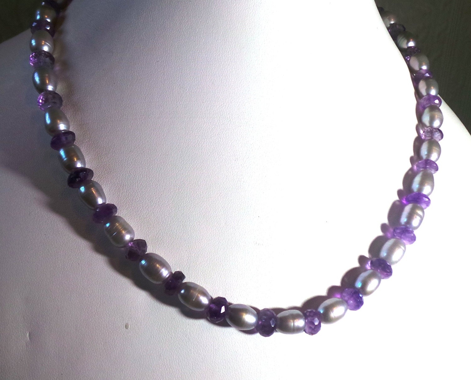 Edelstein-Halskette, Perlenkette, Amethyst Schmuck, Silber Stein Halskette, Lila Birthstone Halskette Edelstein-Halskette, Perlenkette, Amethyst Schmuck, Silber Stein Halskette, Lila Birthstone Halskette von KarensLittleGems