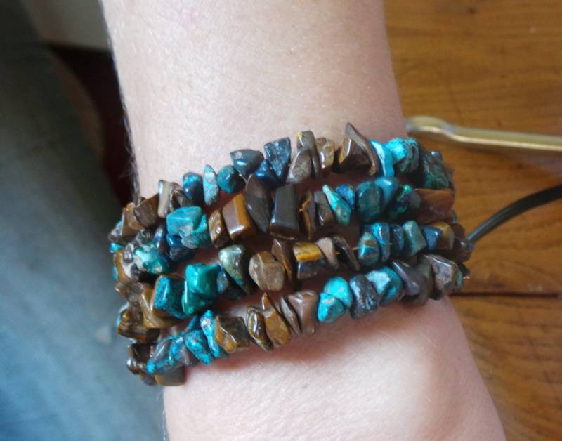 Memory Wire Armband, Edelstein Armreif, Gewickeltes Stein Armband, Gewickeltes Armband, Tigerauge Armband, Chrysopras Armreif, Blauer Memory Wire Armband, Edelstein Armreif, Gewickeltes Stein Armband, Gewickeltes Armband, Tigerauge Armband, Chrysopras Armreif, Blauer von KarensLittleGems