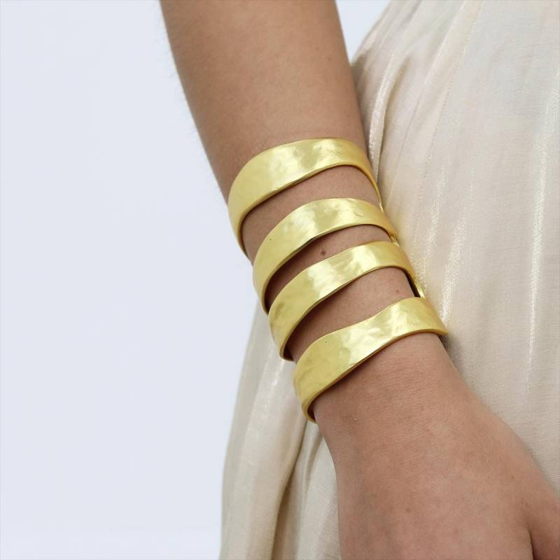 24Kt Gold Overlay Vierreihig Manschette Armband, Verstellbarer Statement Schmuck von KarineSultan