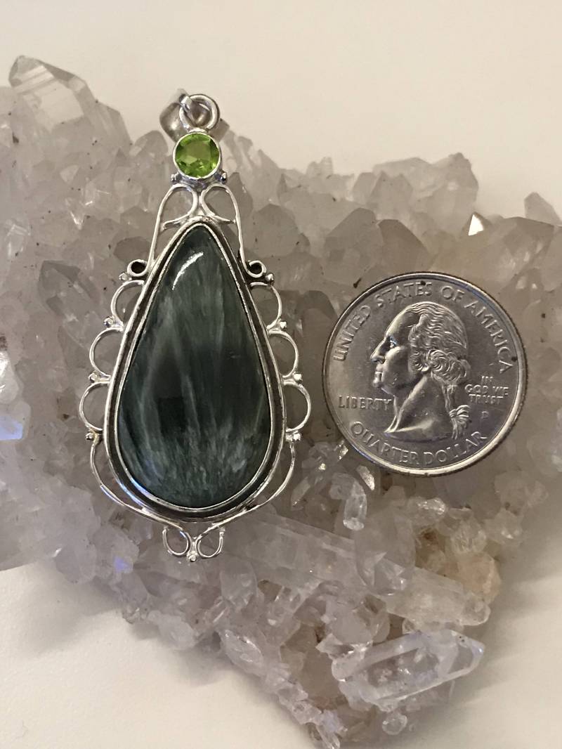 Abend Seraphinit Und Kristall Anhänger von KarinsForgottenTreas