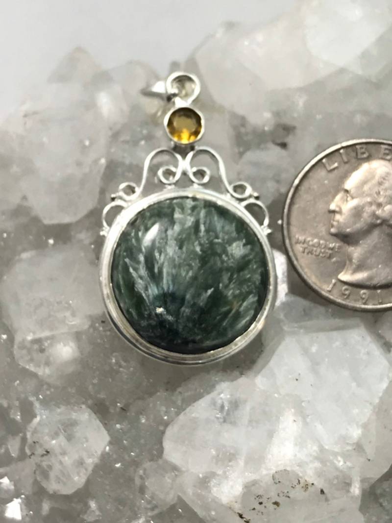 Abend Seraphinit Und Kristall Anhänger von KarinsForgottenTreas