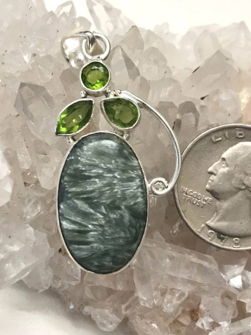 Abend Seraphinit Und Kristall Anhänger von KarinsForgottenTreas