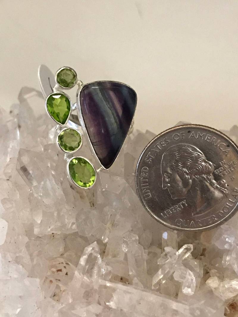 Abstrakter Ring Aus Fluorit Und Kristall, Größe 58 von KarinsForgottenTreas