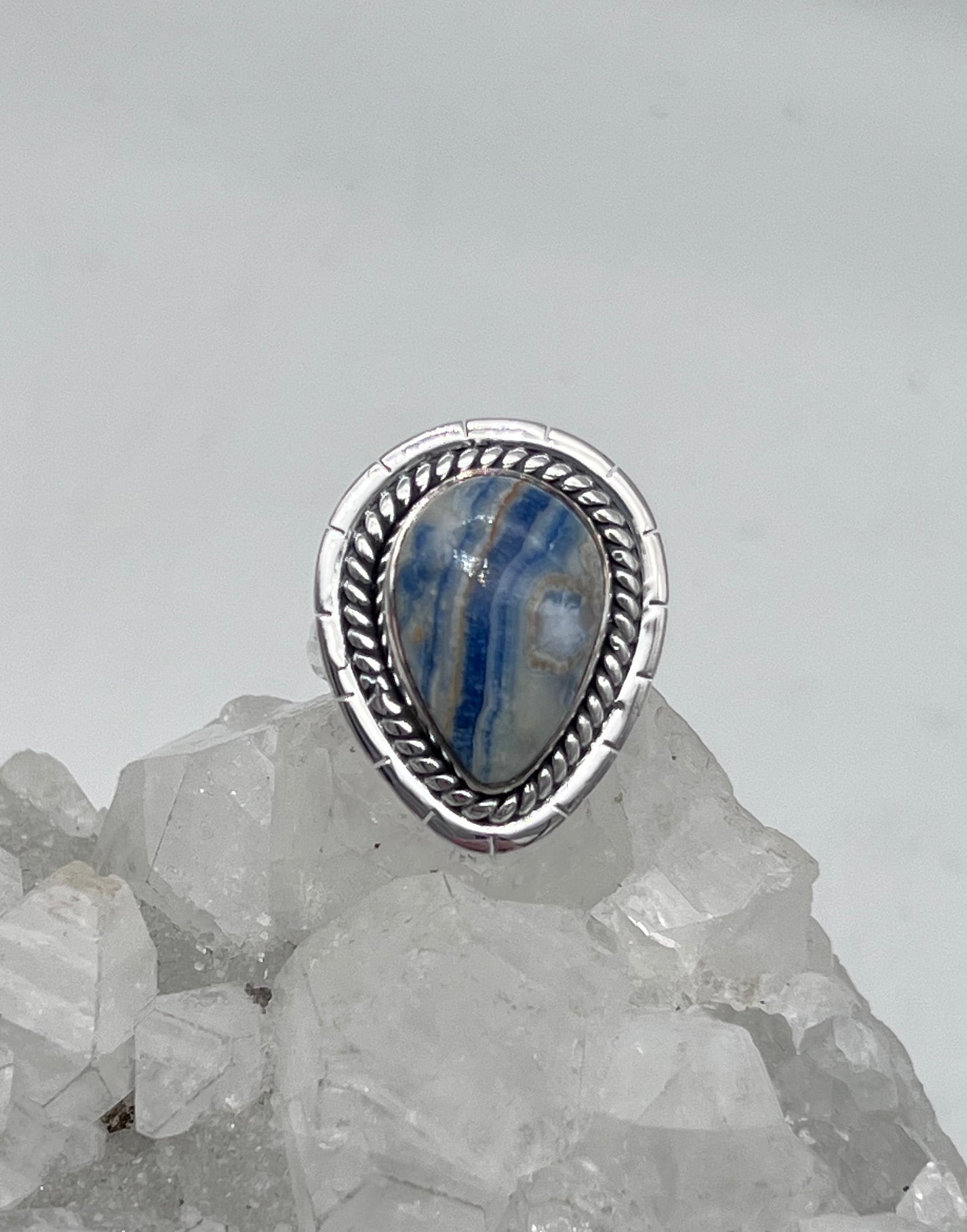 Blauer Scheelit Ring, Größe 33 cm von KarinsForgottenTreas