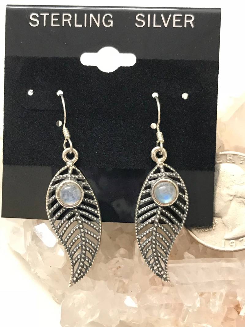 Clearance Blauer Mondstein-Blatt-Ohrringe von KarinsForgottenTreas