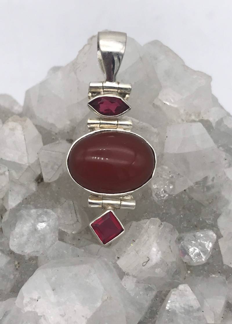 Clearance Karneol Und Kristall Anhänger von KarinsForgottenTreas