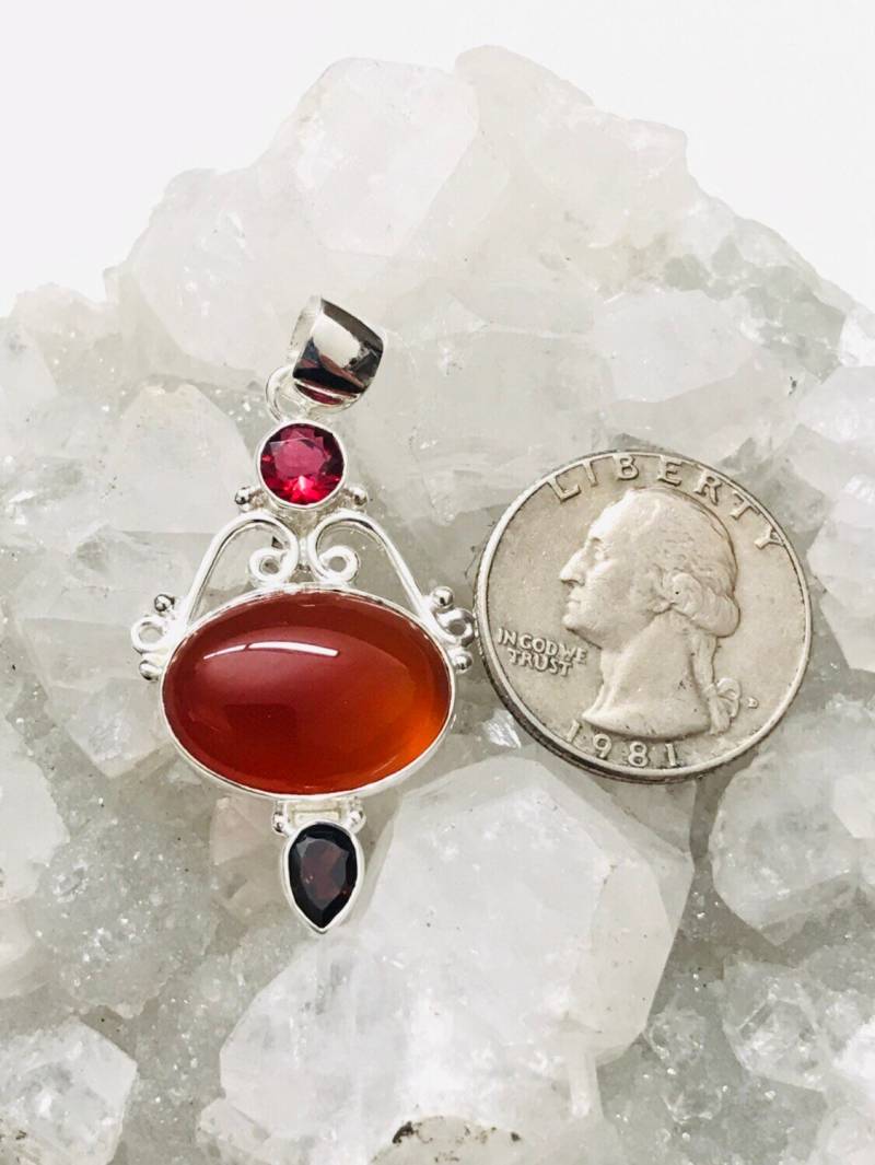Clearance Karneol Und Kristall Anhänger von KarinsForgottenTreas