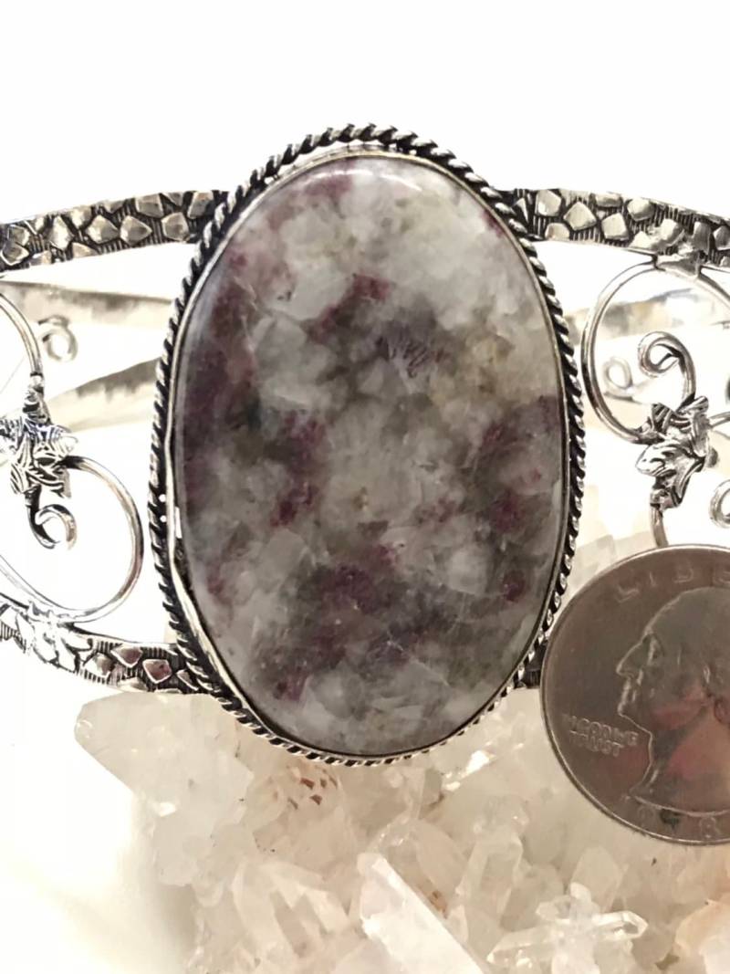 Clearance Pink Turmalin Armreif von KarinsForgottenTreas