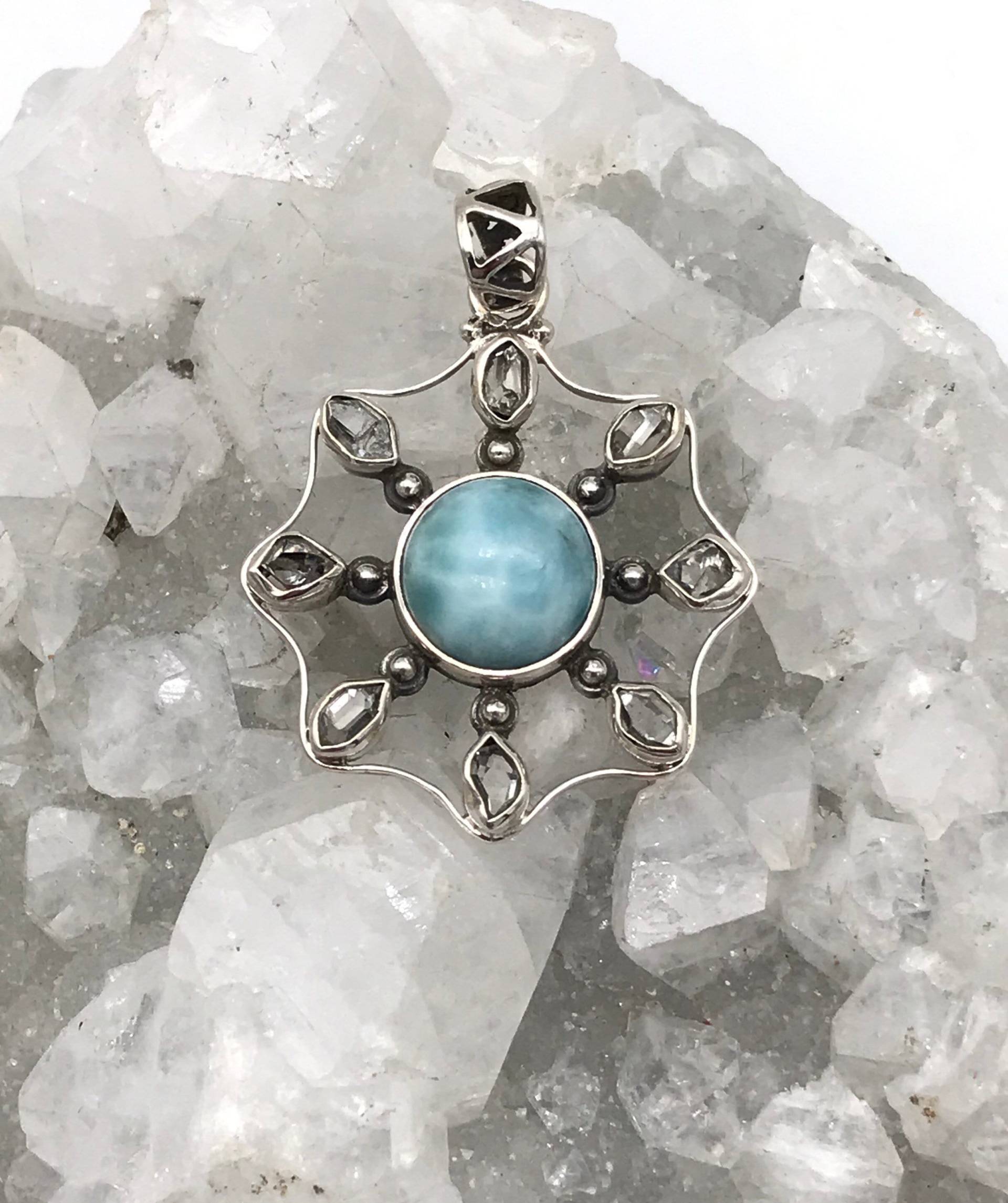 Wunderschöner Larimar Und Herkimer Diamant Anhänger von KarinsForgottenTreas