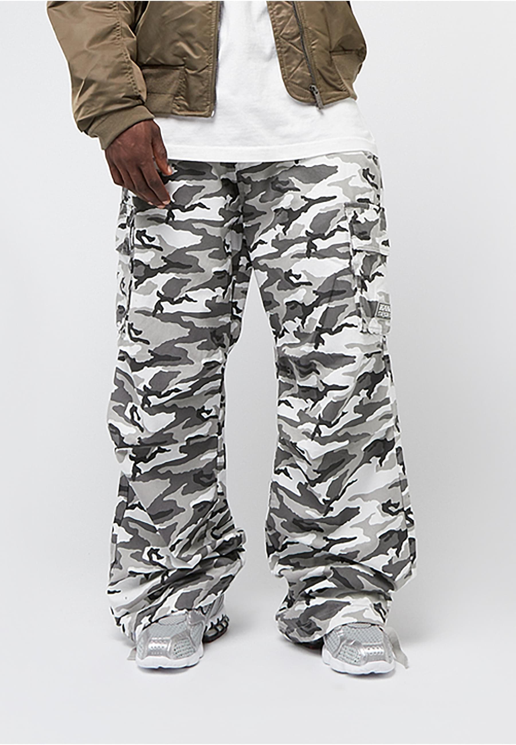 Karl Kani Cargohose "Karl Kani Spor t Patch Camo Cargo Pants" von Karl Kani