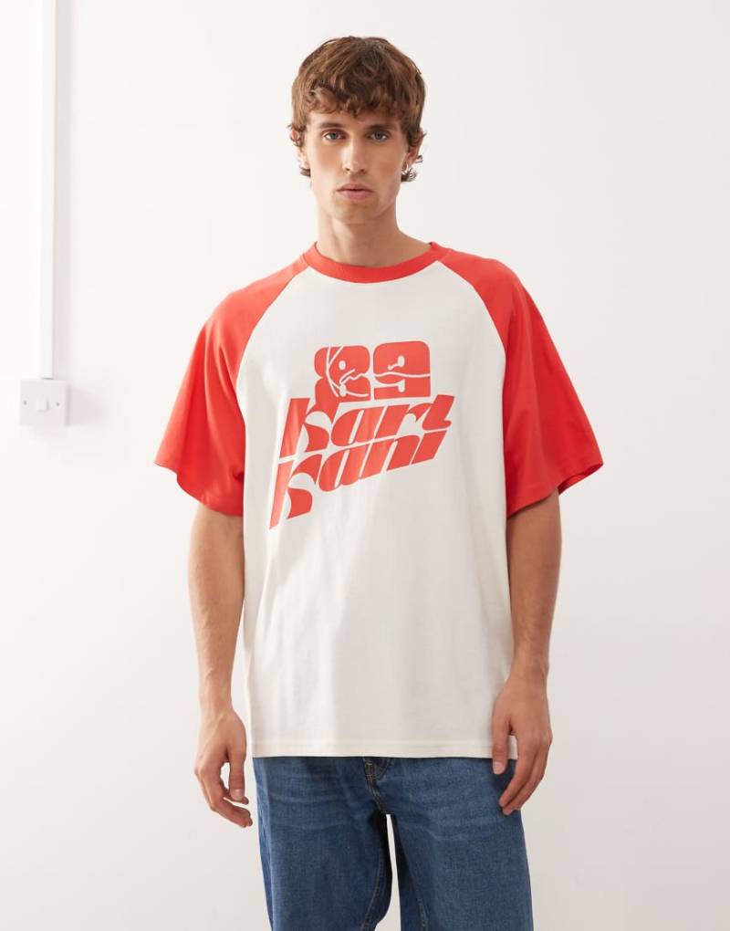 Karl Kani - Oversize-T-Shirt in Weiß und Rot mit Raglanärmeln und Brust-Print-Bunt von Karl Kani