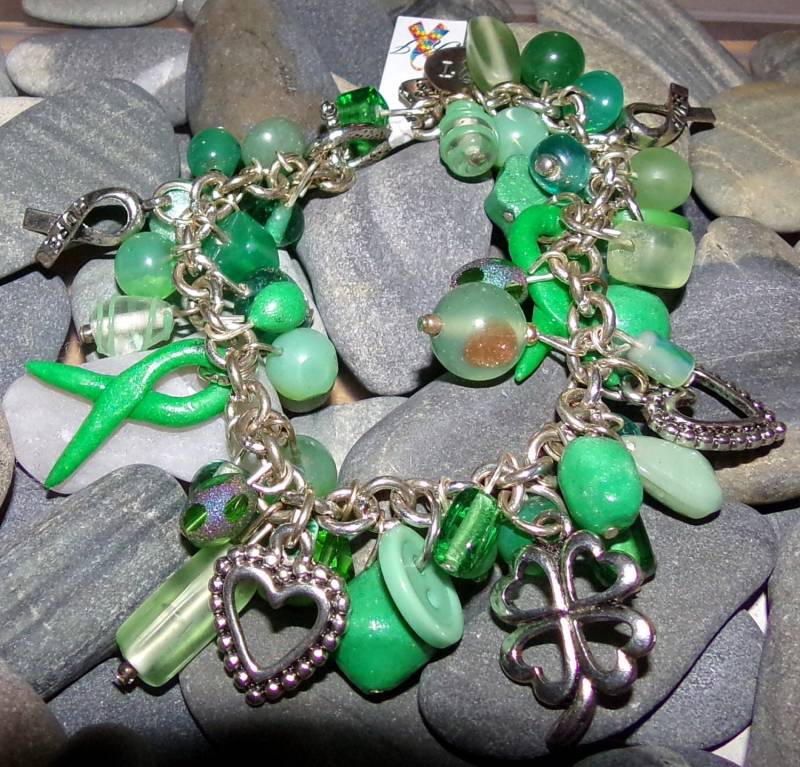 Nelken Syndrom Bewusstsein Armband von KarleensIdeas