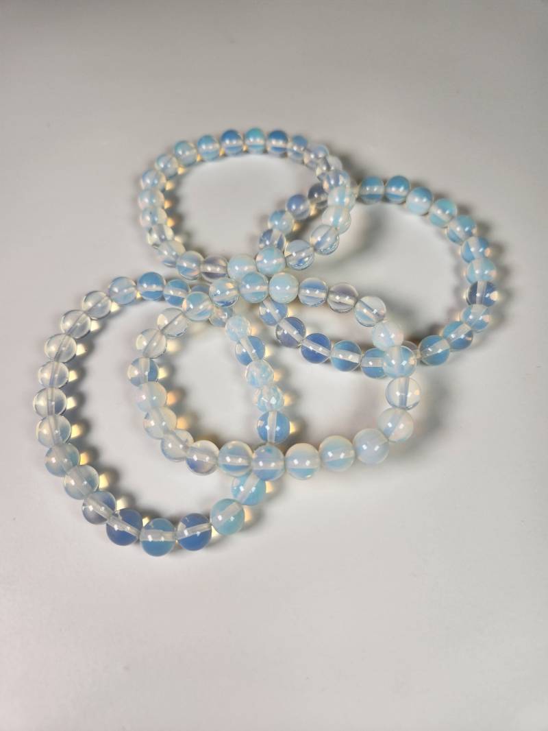 Opalith Edelstein Perlen Stretch Armband, Healing Opalite Armband von KarmaAndCoral