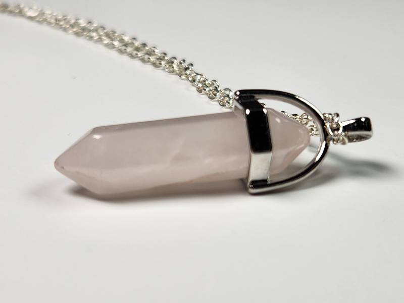 Rosenquarz Halskette, Selbstliebe Kristall Hexagon Edelstein Anhänger, Harmonie Heilung von KarmaAndCoral