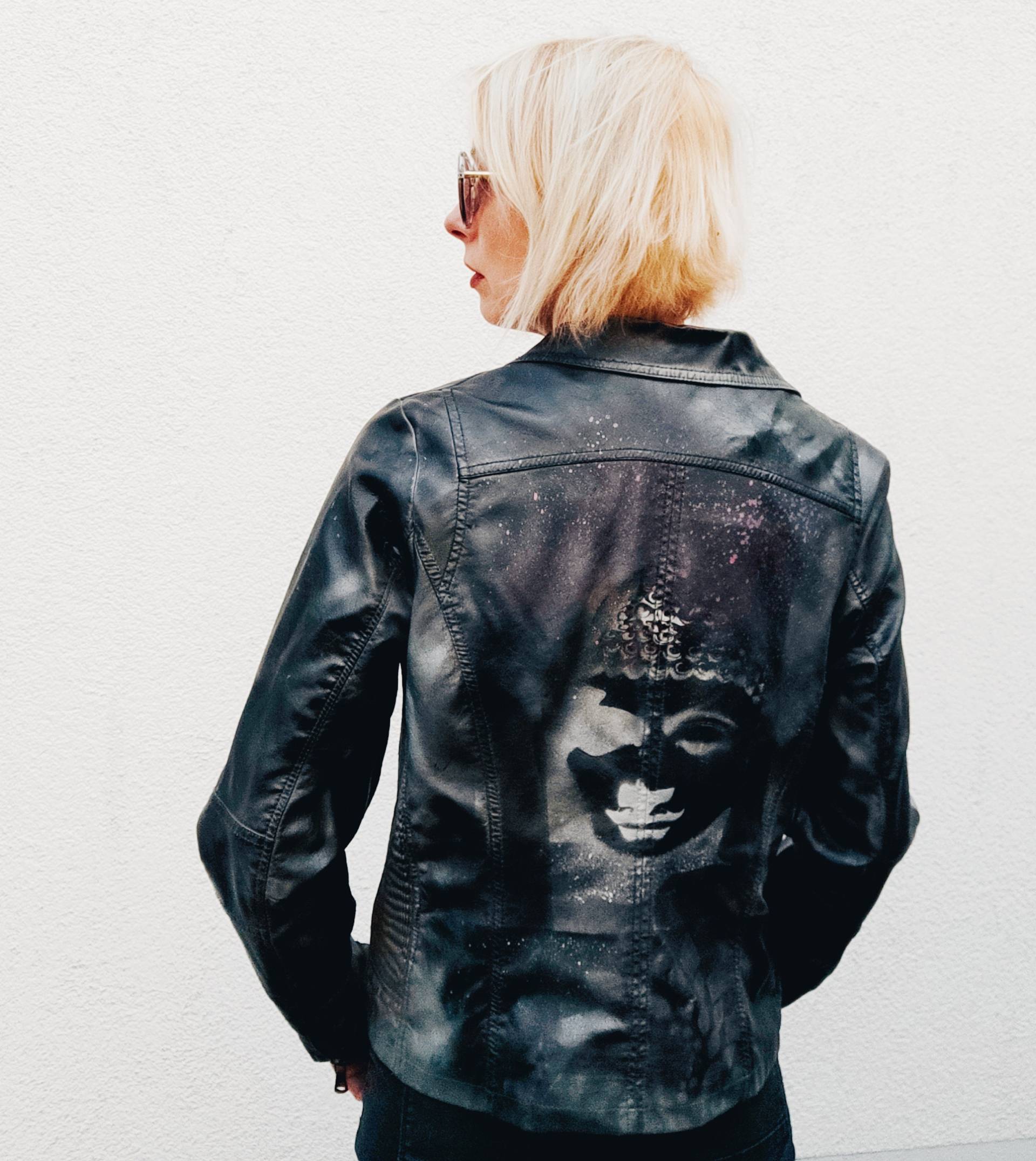 Upcycled+ Kunstlederjacke+ Buddha+ Chakren+ Hippie von KarmaDeMao