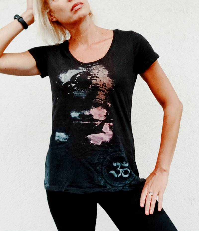 Upycled T-Shirt ++ Vintage Buddha Yoga 38 Upycled T-Shirt ++ Vintage Buddha Yoga 38 von KarmaDeMao