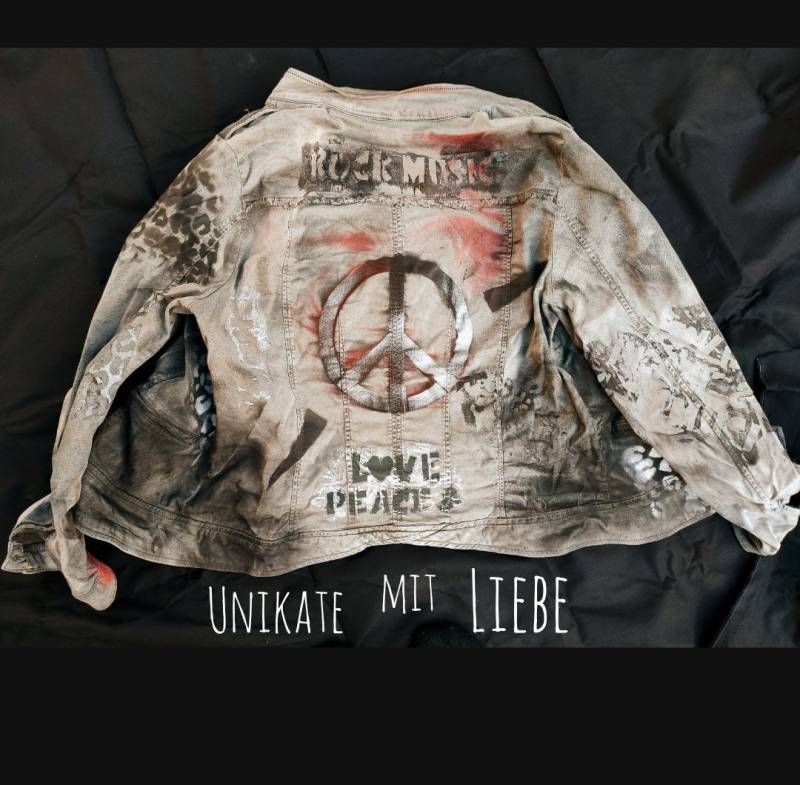 Vintage++ Upcycling++ Rock N Roll+ Jacket + Peace, Love & Harmony Festival+Rock It, Babe von KarmaDeMao