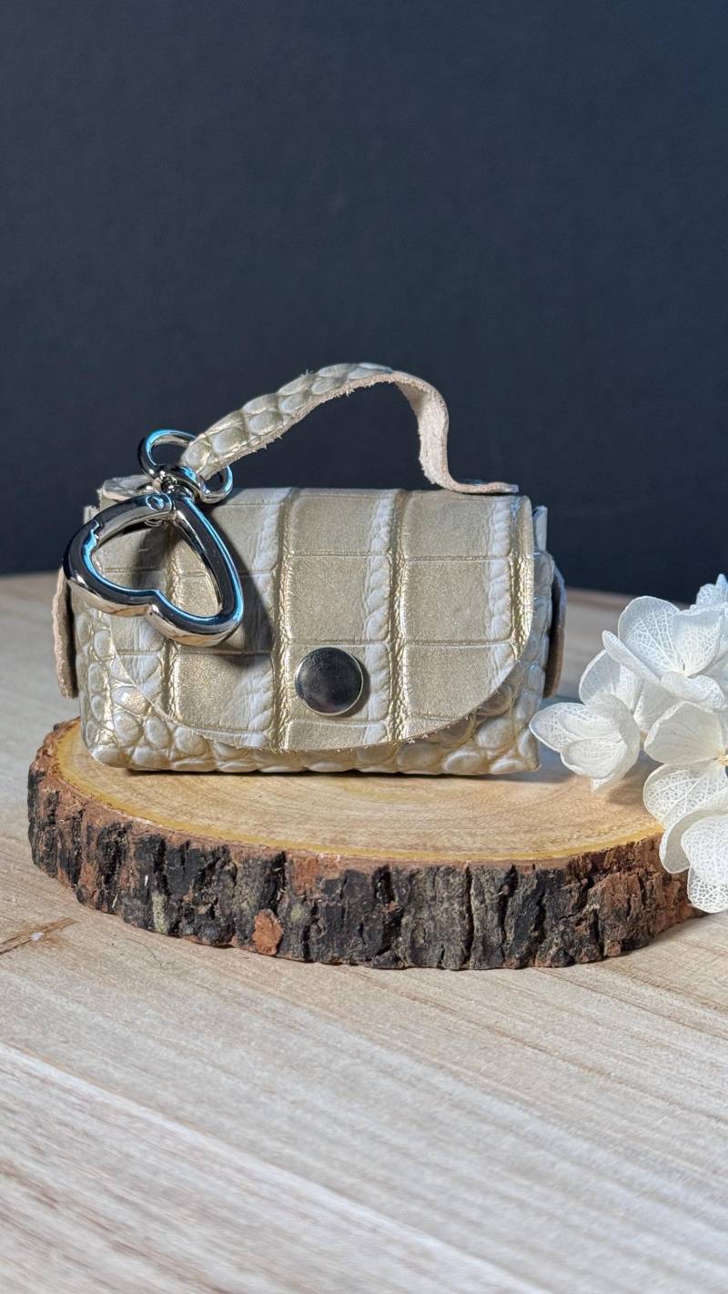 Mini Tasche, Schlüsselanhänger, Taschenanhänger, Geldbeutel, Geschenktäschchen, Kleine Echtes Leder, Ledertasche Mini Tasche, Schlüsselanhänger, Taschenanhänger, Geldbeutel, Geschenktäschchen, Kleine Echtes Leder, Ledertasche von KarmaFourEight