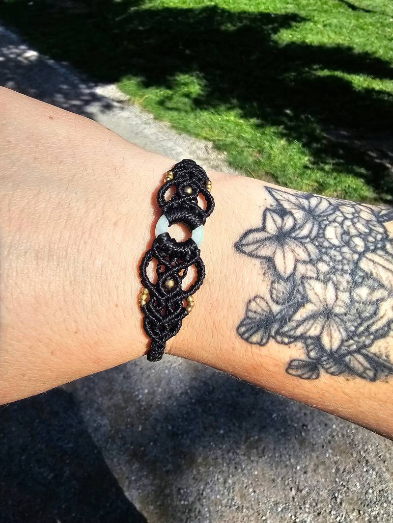 Makramee Armband Mit Jade/Schmuck Edelstein Handgemacht Geschenkidee Boho Hippie von KarmaKnotdesigns