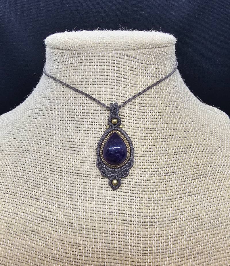 Makramee Kette Mit Amethyst/Schmuck Edelstein Handgemacht Geschenkidee Boho Hippie Makramee Kette Mit Amethyst/Schmuck Edelstein Handgemacht Geschenkidee Boho Hippie von KarmaKnotdesigns