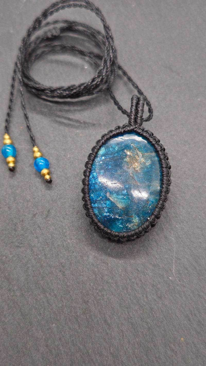Makramee Kette Mit Apatite/Schmuck Edelstein Handgemacht Geschenkidee Boho Hippie von KarmaKnotdesigns