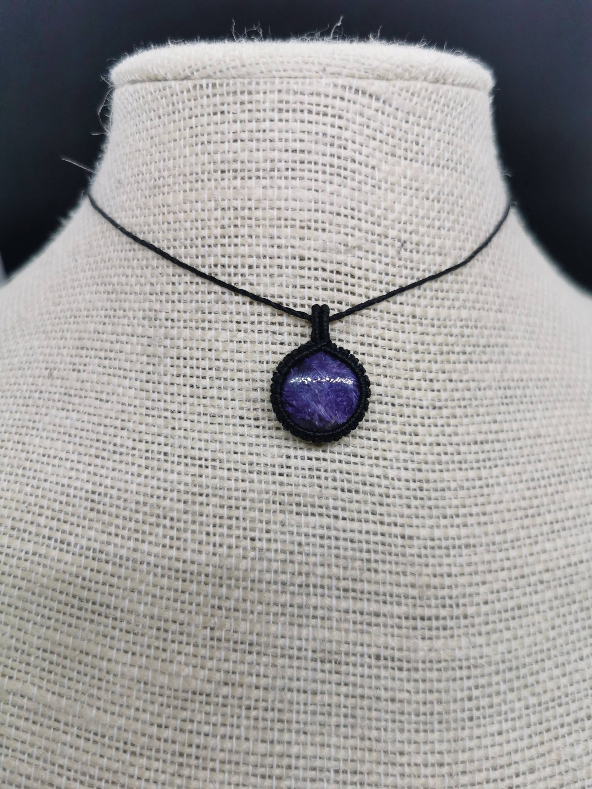 Makramee Kette Mit Charoite/Schmuck Edelstein Handgemacht Geschenkidee Boho Hippie von KarmaKnotdesigns